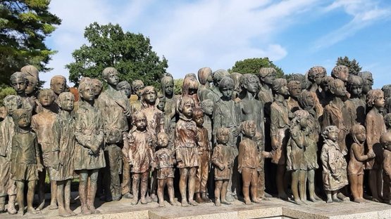 Die Kinder von Lidice (Figurengruppe aus Bronze, Mahnmal)