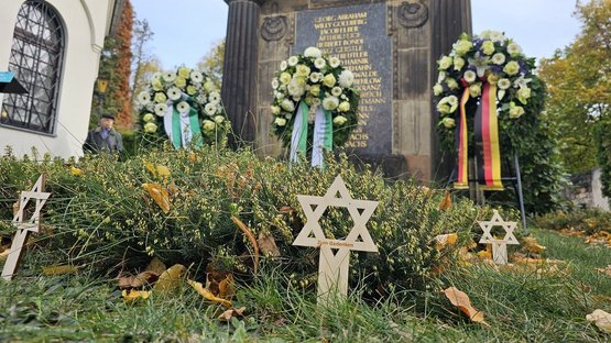 Gedenken zum 9. November, jüdischer Friedhof Dresden