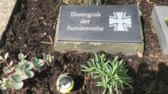 Grabstätte Conrad Hötzel - Ehrengrab der Bundeswehr