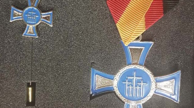 Begehrte Auszeichnung des Volksbundes: Ehrenkreuz in Gold